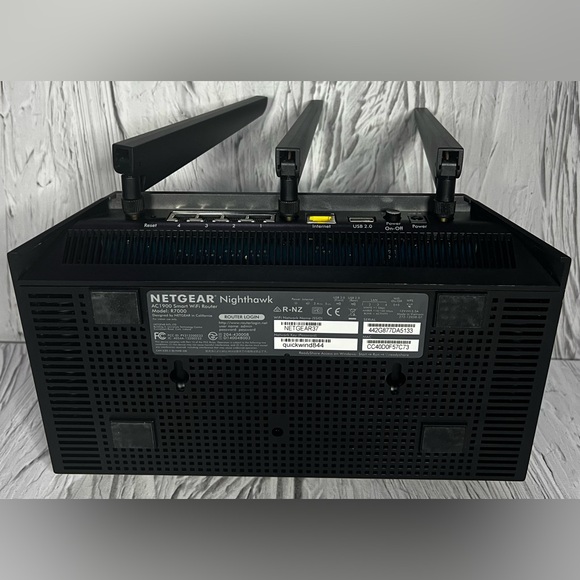 NETGEAR Nighthawk R7000 AC1900 Smart WiFi Router Pre Owned Cable Internet - Picture 5 of 6
